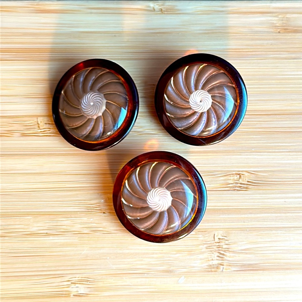 BAKELITE Buttons Faux Tortoise Swirl w Gold Center Set of 3 EUC Tested